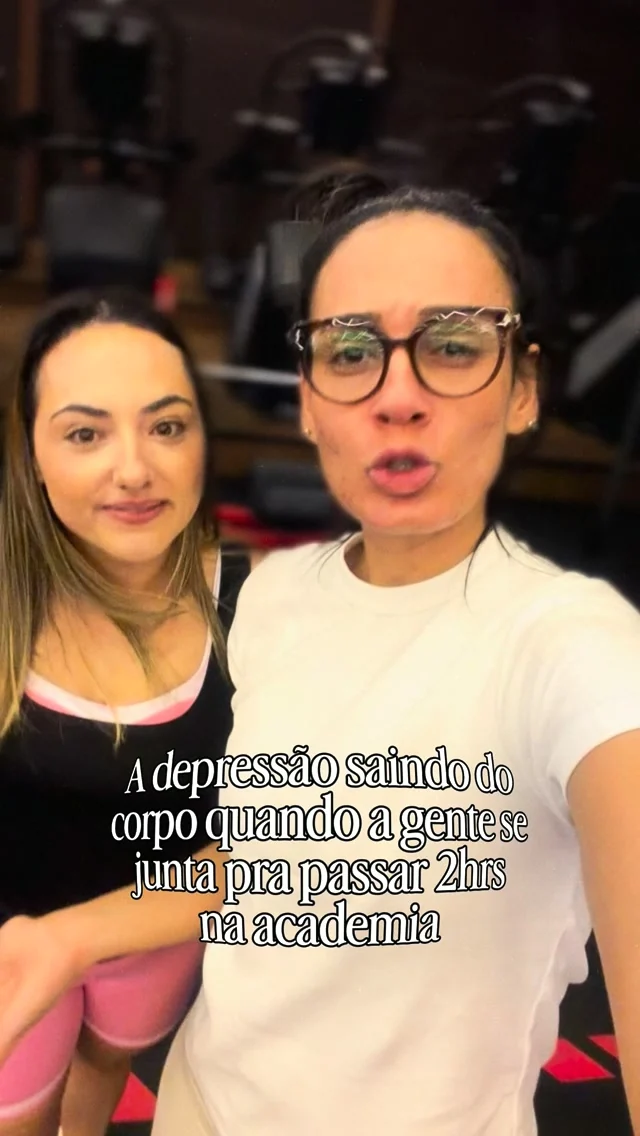 Ramires Barbosa em selfie com aluna depois do treino